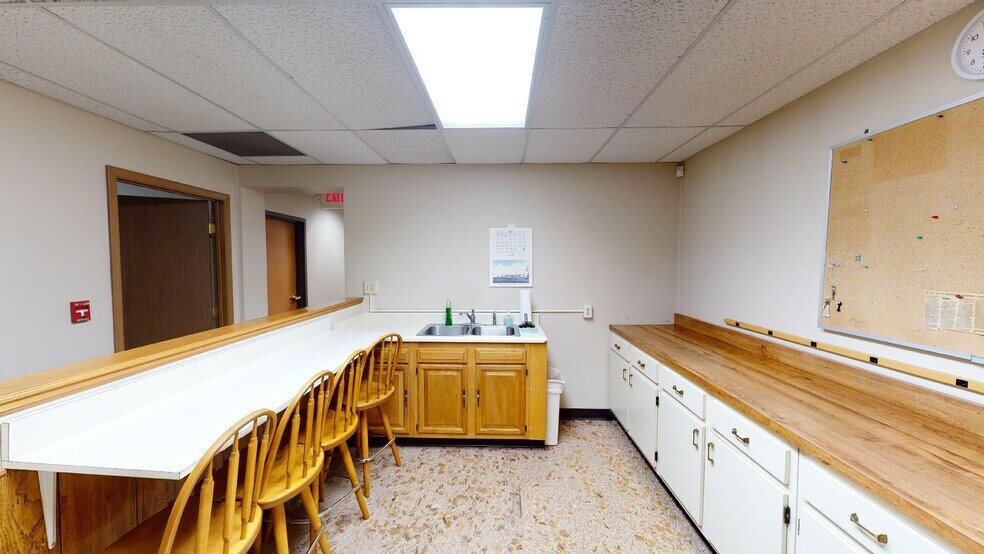 1 Insurance Way, Ona, WV à louer - Photo du bâtiment - Image 3 de 21