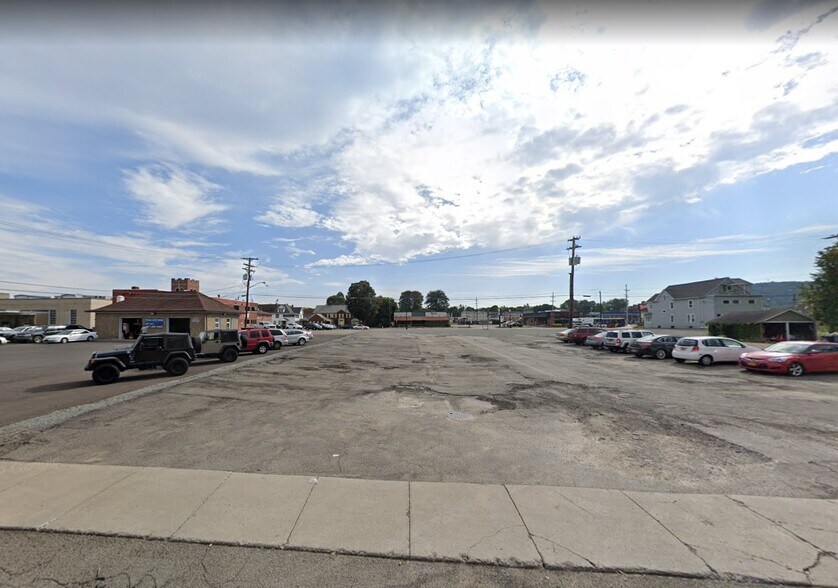 210 & 216 Washington Development portefeuille de 3 propriétés à vendre sur LoopNet.ca - Photo du bâtiment - Image 1 de 7