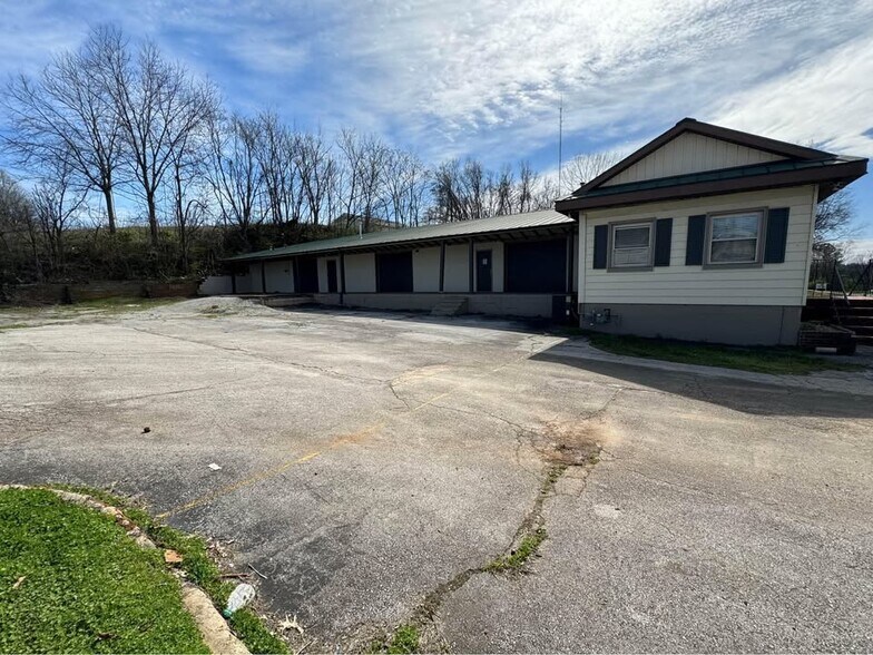 602 Veterans Dr, Florence, AL à vendre - Photo du bâtiment - Image 3 de 10