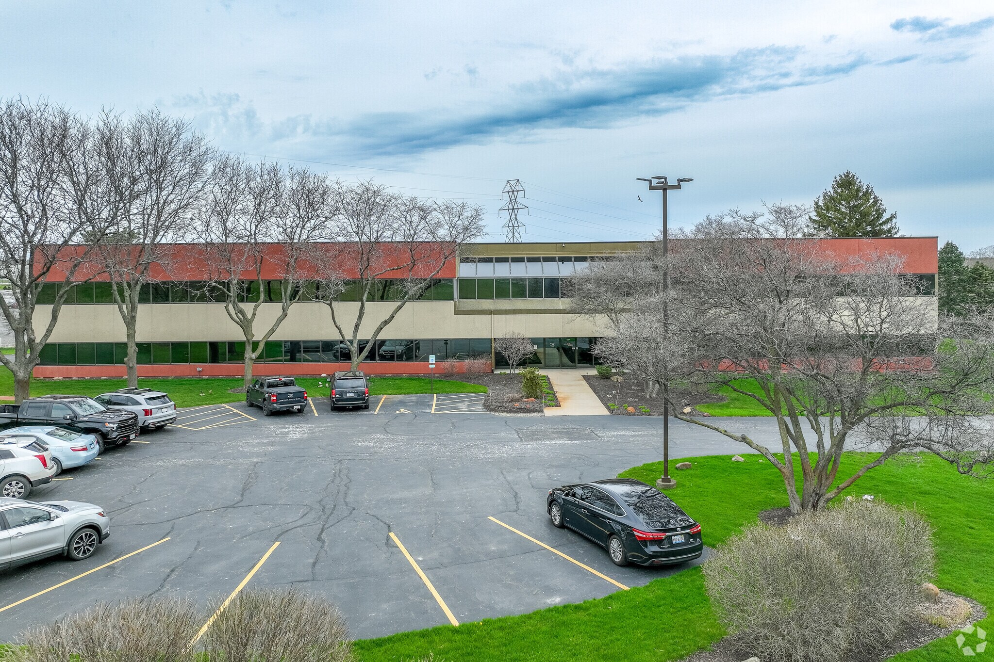 527 Colman Center Dr, Rockford, IL for sale Primary Photo- Image 1 of 24