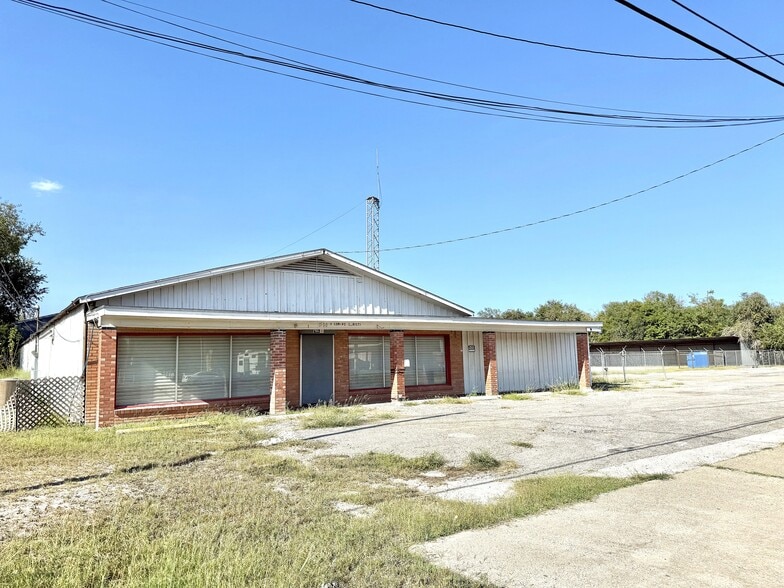 1500 W Corpus Christi St, Beeville, TX for sale - Building Photo - Image 1 of 24