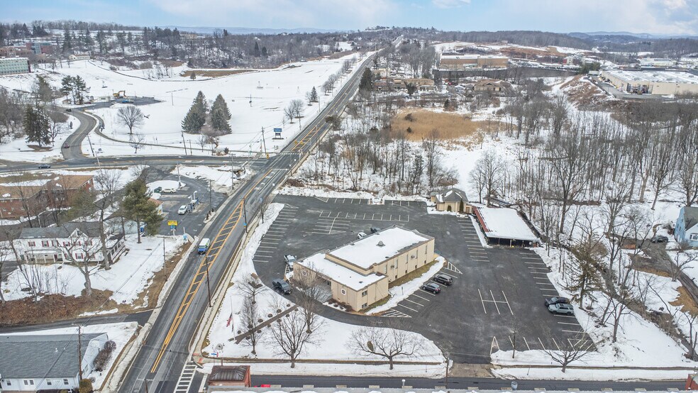 85 Mill St, Newton, NJ à vendre - Photo du bâtiment - Image 2 de 12