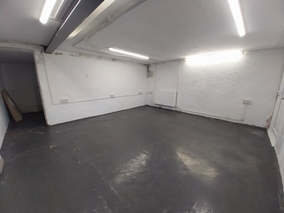 950 Manchester Rd, Linthwaite à vendre - Photo intérieure - Image 3 de 5