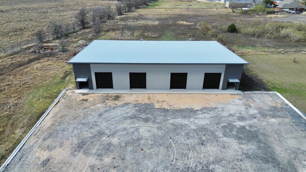 1158 County Road 108, Hutto, TX à louer - Photo du bâtiment - Image 3 de 11
