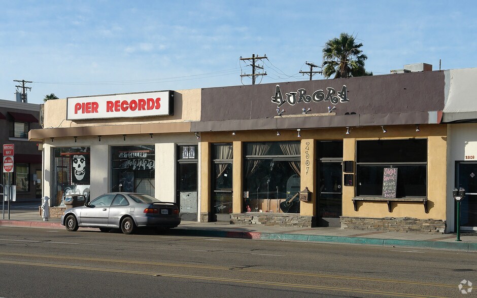 2301-2307 W Balboa Blvd, Newport Beach, CA à louer - Photo du bâtiment - Image 2 de 18