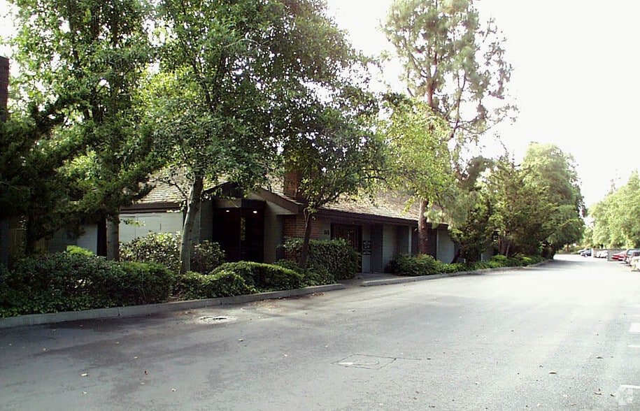 845-855 University Ave, Sacramento, CA for sale - Building Photo - Image 2 of 5