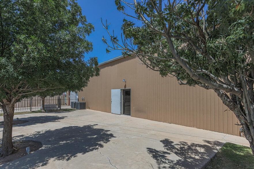 7521 W University Blvd, Odessa, TX for sale - Building Photo - Image 3 of 32