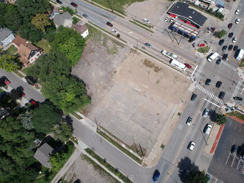 1203 Division, Grand Rapids, MI à vendre - Photo du bâtiment - Image 2 de 3