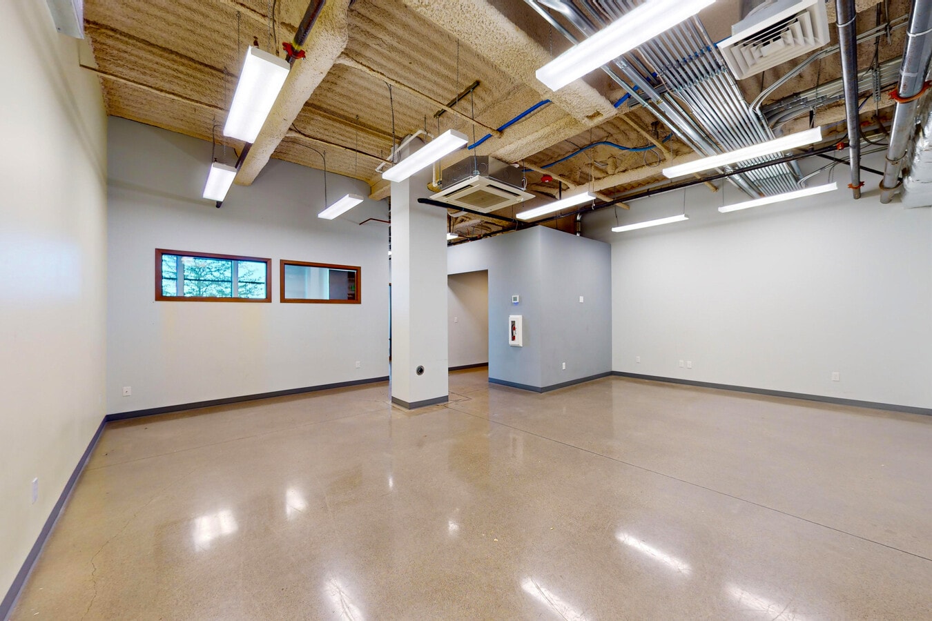 1801 Bay NW dr, Olympia, WA 98502 - Unit 102B - - Interior Photo - Image 1 of 14