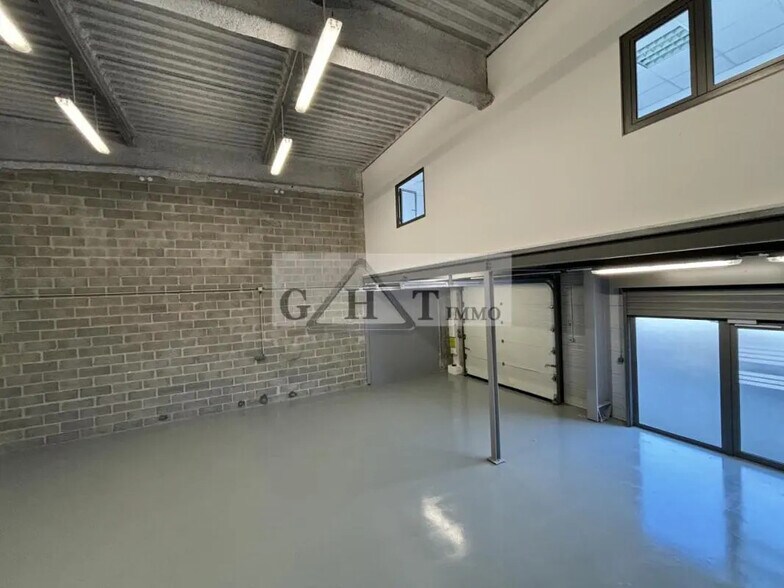 Industriel dans Villeneuve-la-Garenne à louer - Photo intérieure - Image 2 de 4