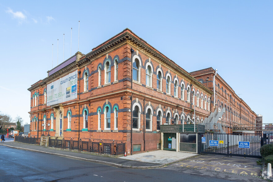 107 Station St, Burton On Trent à vendre - Photo principale - Image 1 de 5