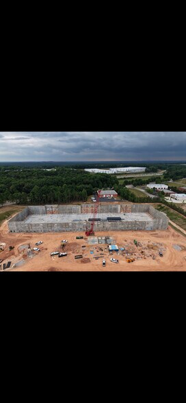 4033 Enterprise Way, Flowery Branch, GA à louer - Photo du bâtiment - Image 2 de 6