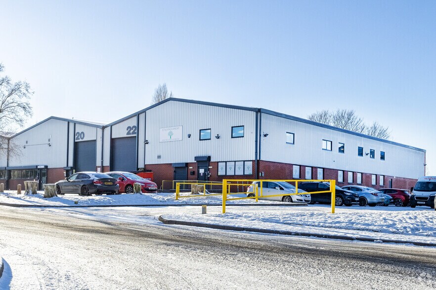 22 Crystal Dr, Smethwick à louer - Photo du bâtiment - Image 2 de 2