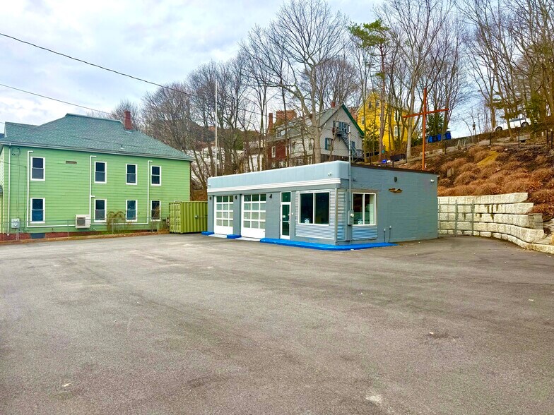 211 Valley St, Portland, ME à louer - Photo du bâtiment - Image 2 de 2