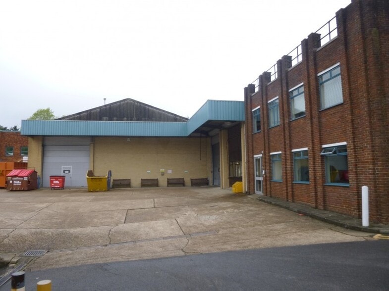 Vincent Ln, Dorking for lease - Building Photo - Image 3 of 3