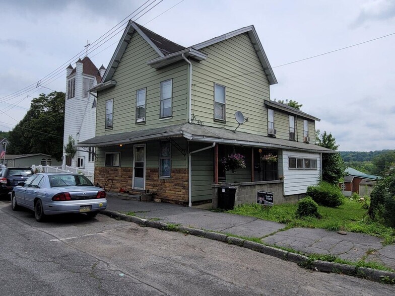 132 Curtin St Portfolio portefeuille de 4 propriétés à vendre sur LoopNet.ca - Photo du bâtiment - Image 3 de 29