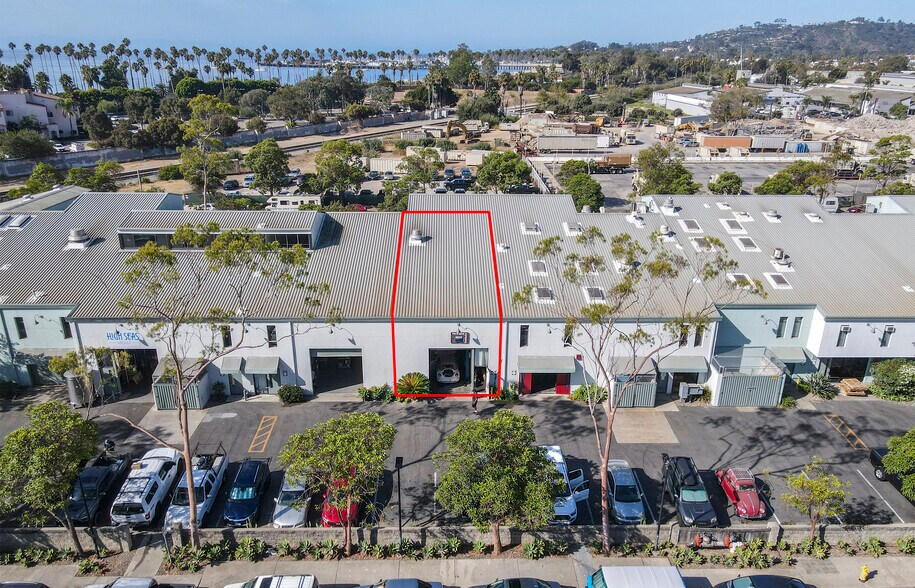101-149 S Quarantina St, Santa Barbara, CA à vendre - Photo du bâtiment - Image 1 de 2