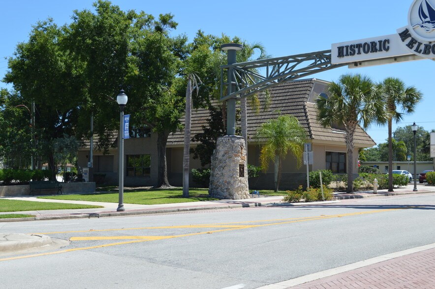 300 E New Haven Ave, Melbourne, FL à vendre - Photo du bâtiment - Image 2 de 63