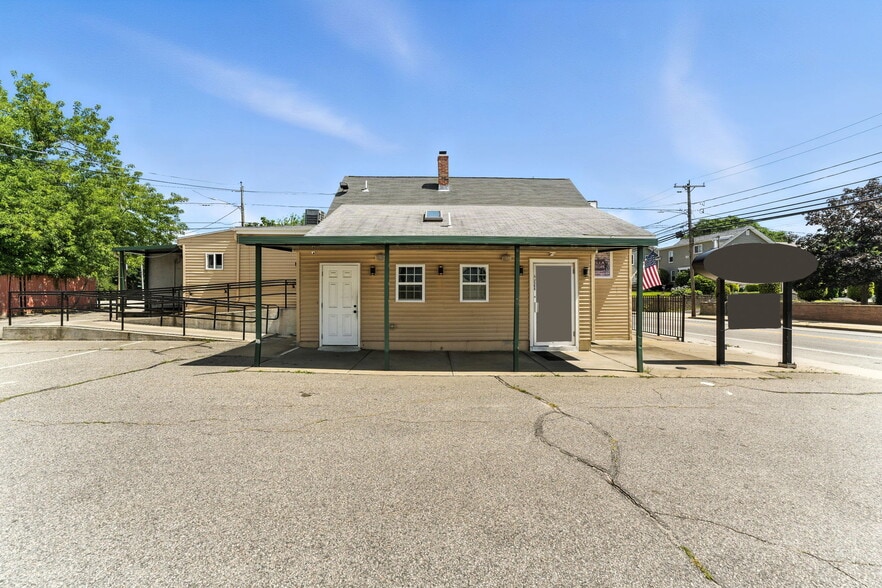 568 Providence St, West Warwick, RI for sale - Building Photo - Image 3 of 31