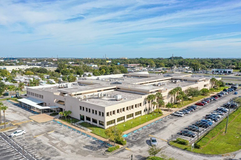 16120 N Us Hwy 19, Clearwater, FL à louer - Photo du bâtiment - Image 3 de 14