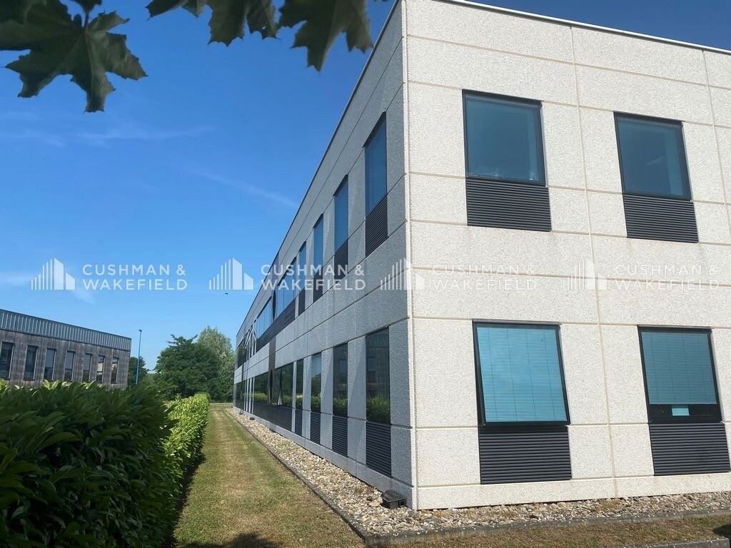 Boulevard Sébastien Brant, Illkirch-Graffenstaden for lease Building Photo- Image 1 of 10