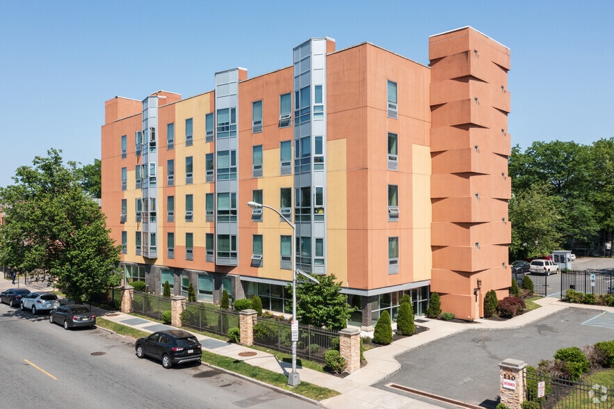 120 Halsted St, East Orange, NJ à vendre - Photo du bâtiment - Image 2 de 50