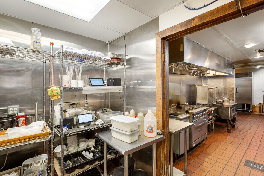 430 E Saint George Blvd, Saint George, UT à louer - Photo du bâtiment - Image 2 de 5