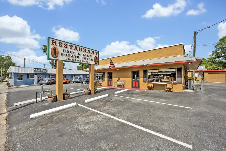 621 S Woodland Blvd, Deland, FL à vendre - Photo du bâtiment - Image 2 de 7