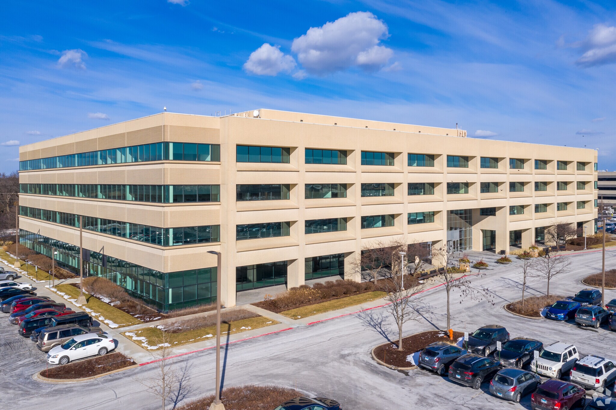 1100 E Warrenville Rd, Naperville, IL à louer Photo du bâtiment- Image 1 de 21