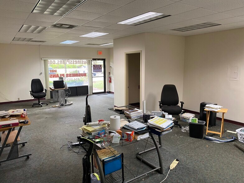 214 S Military Trl, Deerfield Beach, FL à louer - Photo du bâtiment - Image 2 de 7