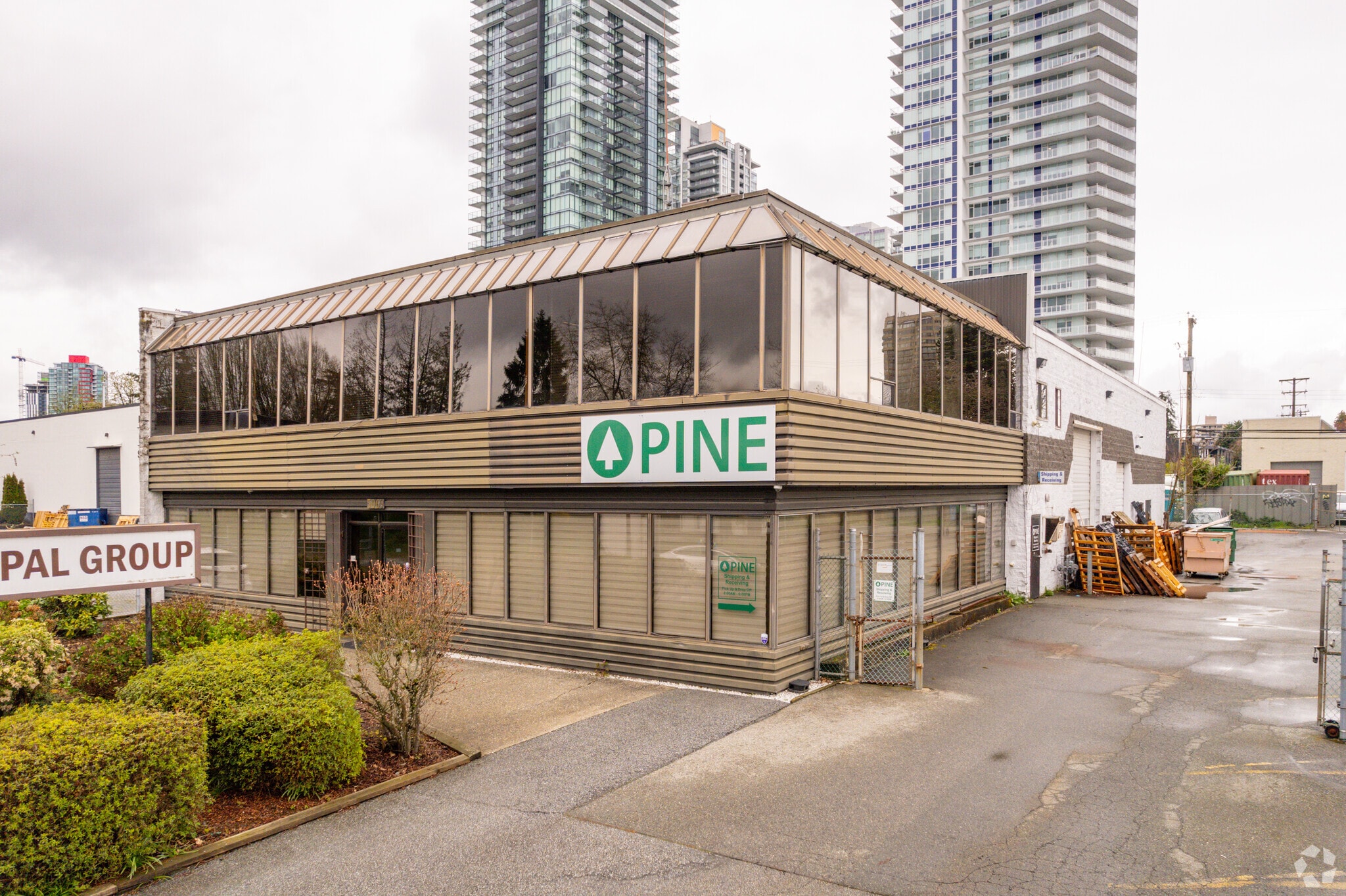 5069 Beresford St, Burnaby, BC for sale Primary Photo- Image 1 of 1