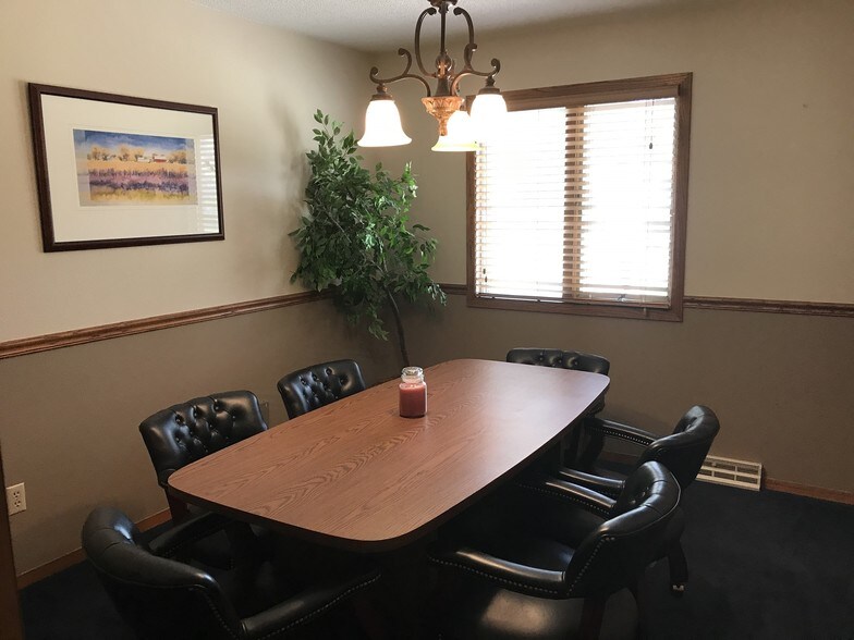 707 W 11th St, Sioux Falls, SD à louer - Photo du bâtiment - Image 3 de 29