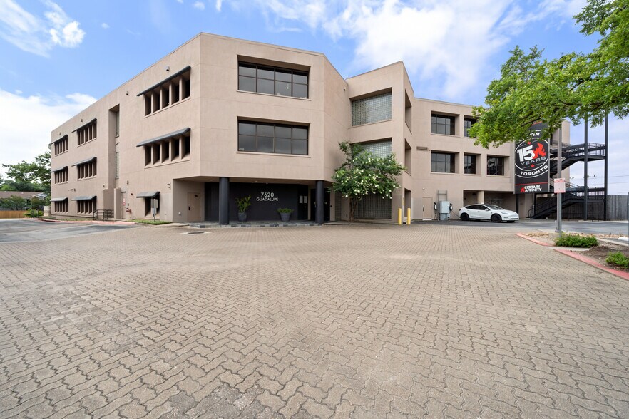 7620 Guadalupe St, Austin, TX for lease - Building Photo - Image 2 of 238