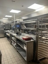 244 E 53rd St, New York, NY à vendre Photo intérieure- Image 2 de 14