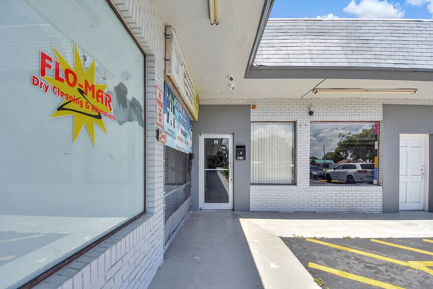 265 S Federal Hwy, Dania Beach, FL à louer - Photo du bâtiment - Image 3 de 41