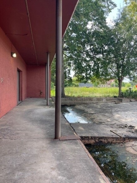 1965 Main St, Baton Rouge, LA for lease - Building Photo - Image 3 of 5