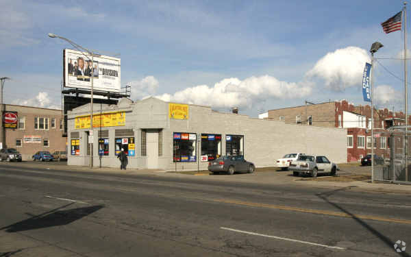 1221 S Cicero Ave, Cicero, IL for lease - Building Photo - Image 2 of 3