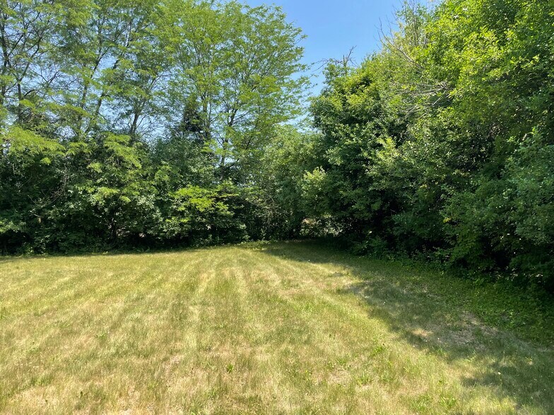 2260 E New York St, Aurora, IL à vendre - Photo du bâtiment - Image 2 de 21