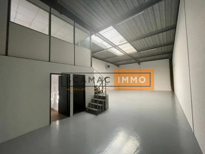 Bureau dans à louer - Photo intérieure - Image 2 de 4