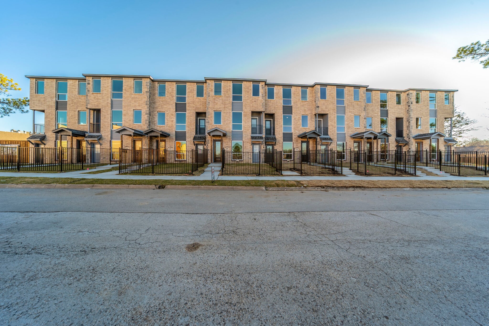 1601 Mignon Dr, Arlington, TX for sale Building Photo- Image 1 of 24