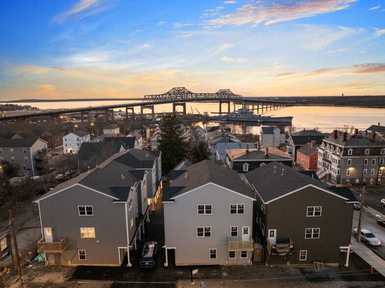 206 Durfee St, Fall River, MA à vendre - Photo du bâtiment - Image 2 de 17