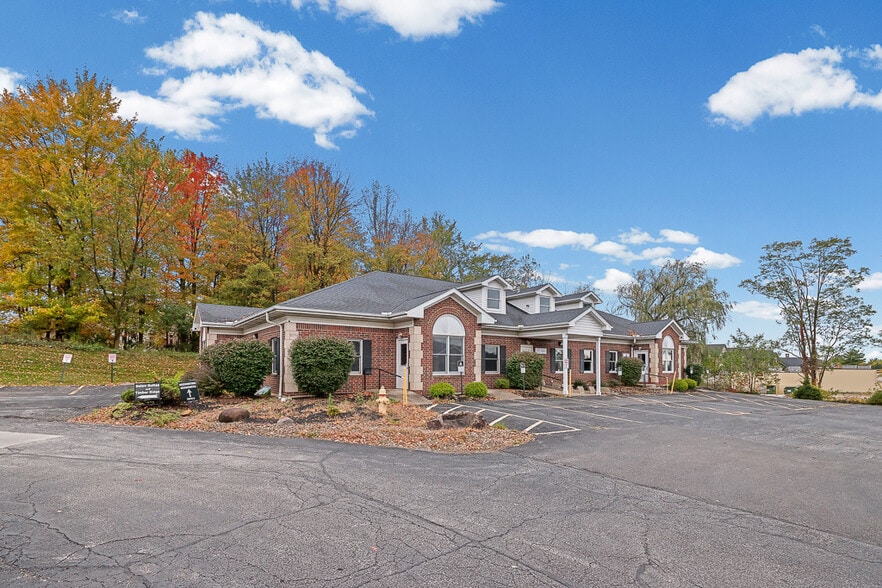 8050 Corporate Cir, North Royalton, OH for lease - Building Photo - Image 2 of 50