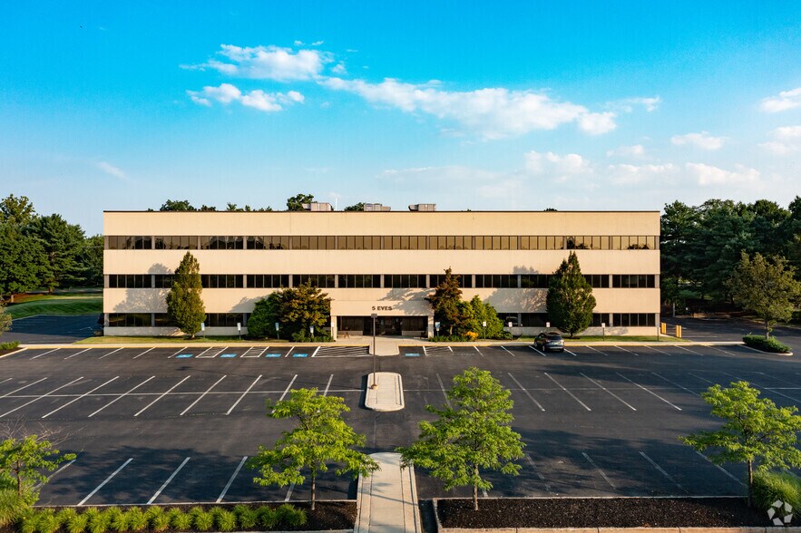 2 Eves Dr, Marlton, NJ à louer - Photo du bâtiment - Image 3 de 15
