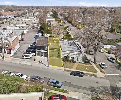 18 Unqua Rd, Massapequa, NY à vendre - Photo du bâtiment - Image 2 de 34
