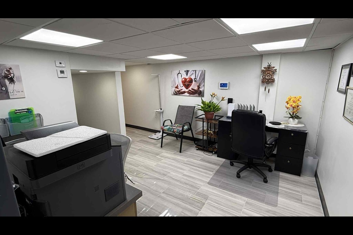 23315 Hillside Ave, Queens Village, NY à louer Photo intérieure- Image 1 de 4