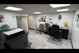 23315 Hillside Ave, Queens Village, NY à louer Photo intérieure- Image 1 de 4