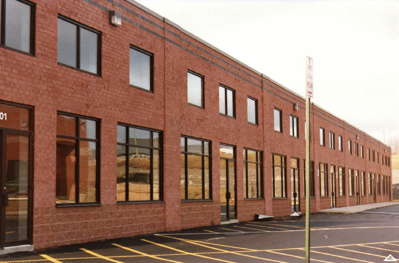 12 Cardinal Park Dr, Leesburg, VA à vendre - Photo du bâtiment - Image 2 de 6