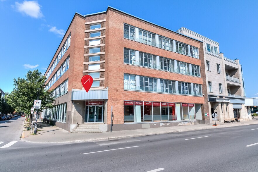 7345 Boul Saint-Laurent, Montréal, QC à vendre - Photo du bâtiment - Image 2 de 12