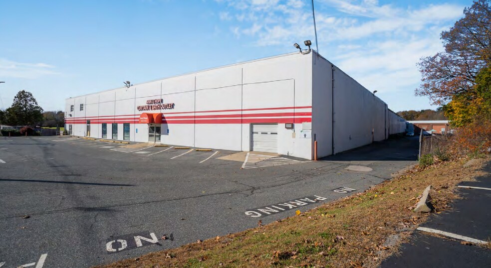 725 Main St, Millis-Clicquot, MA for lease - Building Photo - Image 2 of 9