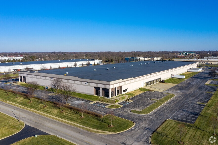 11400 Interchange Dr, Louisville, KY à louer - Photo du bâtiment - Image 3 de 8